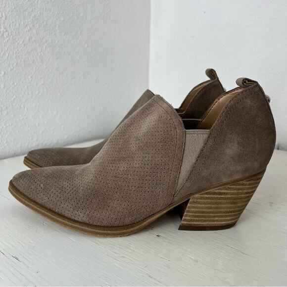 Marc Fisher Ltd taupe Dalar perforated suede ankle bootie size 6.5 - Picture 1 of 11